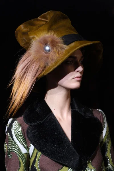 Look 199